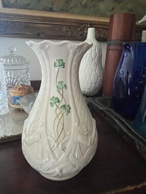 Beleek Dalriada Vase shamrock porcelain Ireland